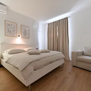 Appartement Near Center With Free Parking And Air Condition In Each, Zadar